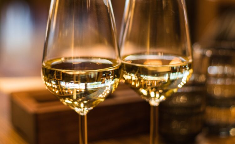 close up photography of wine glasses